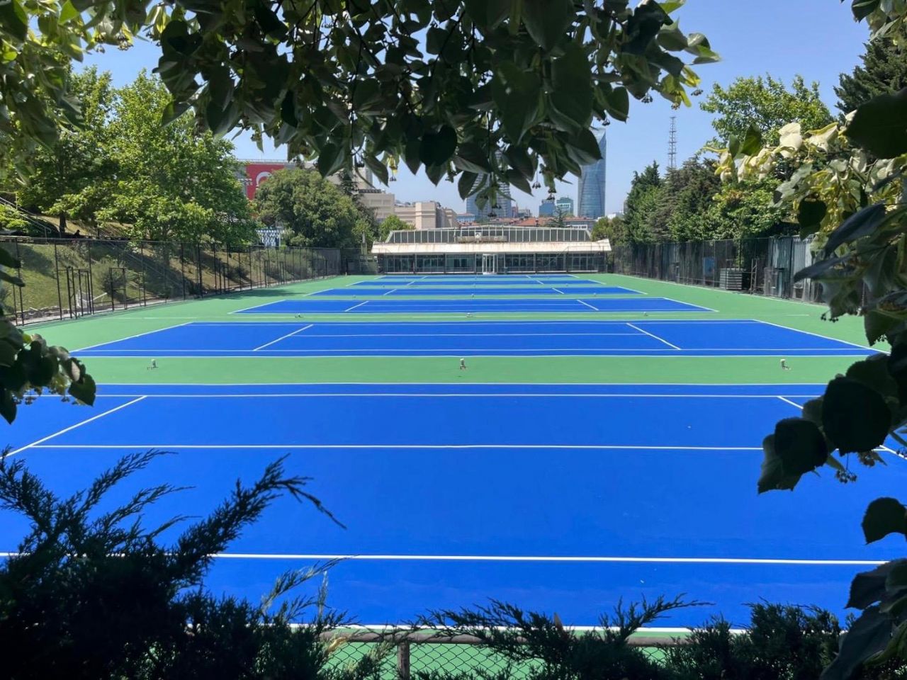 Enka Spor Kulübü - Tenis Kortları